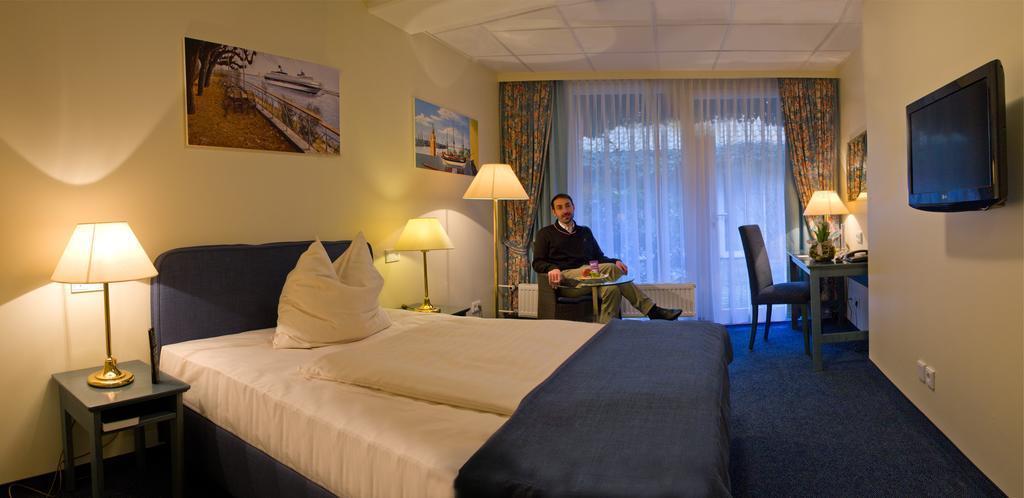Hotel Kreuzer Wedel Habitación foto