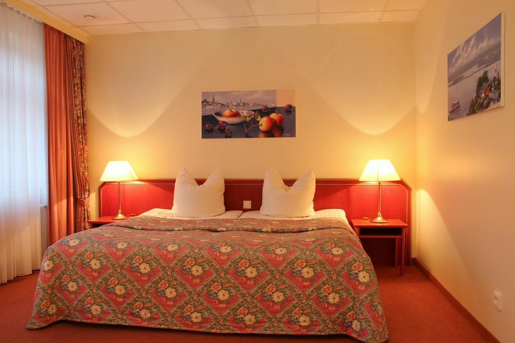 Hotel Kreuzer Wedel Habitación foto