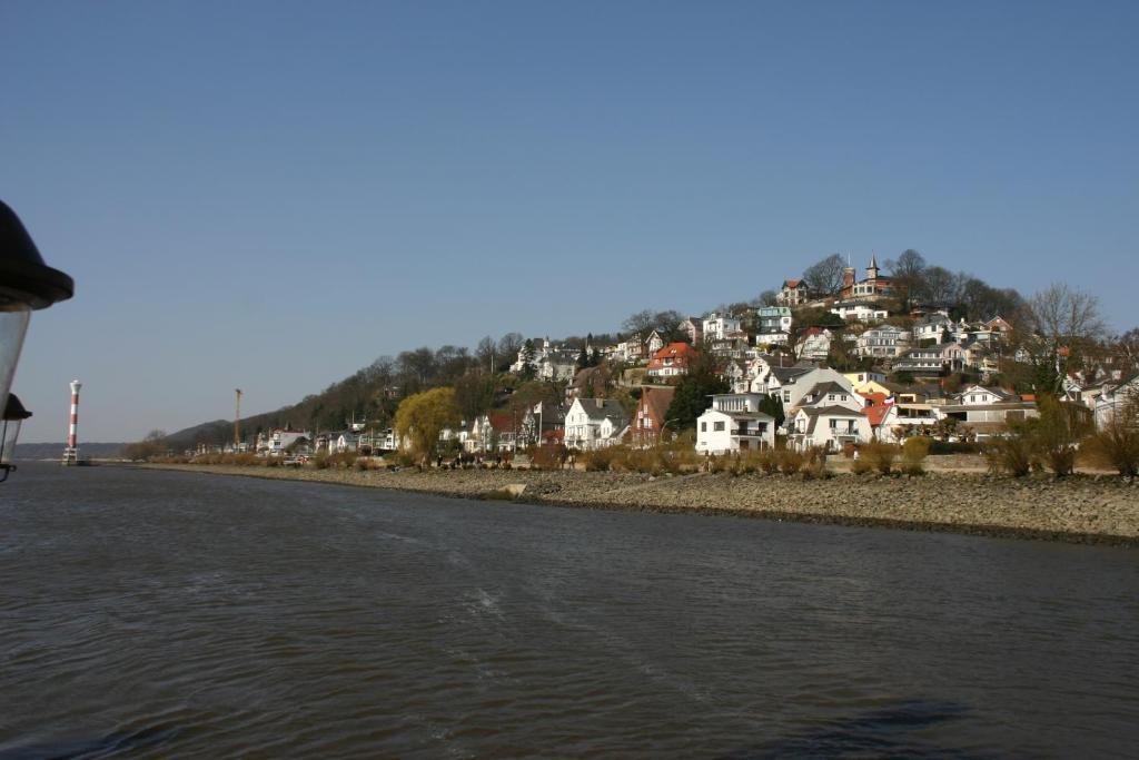 Hotel Kreuzer Wedel Exterior foto